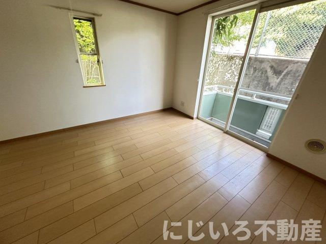 メゾン・ジュネスの居間・リビング