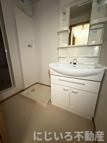 メゾンオーシャンAの洗面所