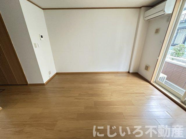シャン・ド・フルールAの居間・リビング