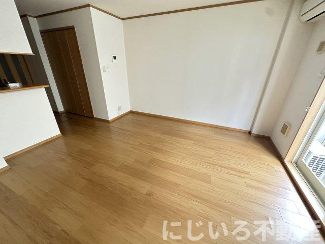 シャン・ド・フルールAの居間・リビング