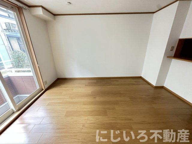 シャン・ド・フルールAの居間・リビング