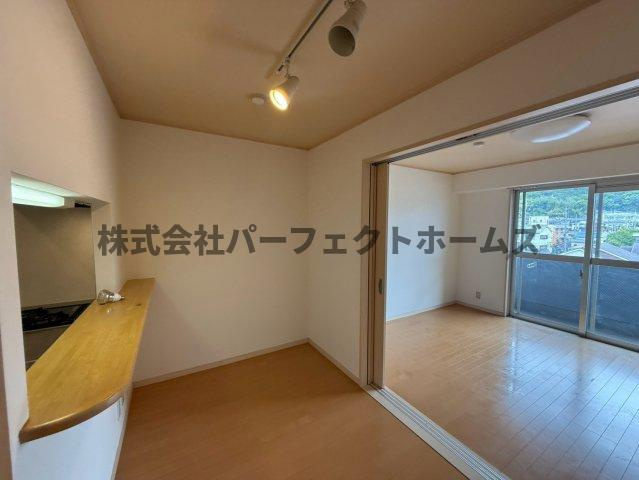 アンジェリーク磐船のキッチン|ダイニングキッチンです