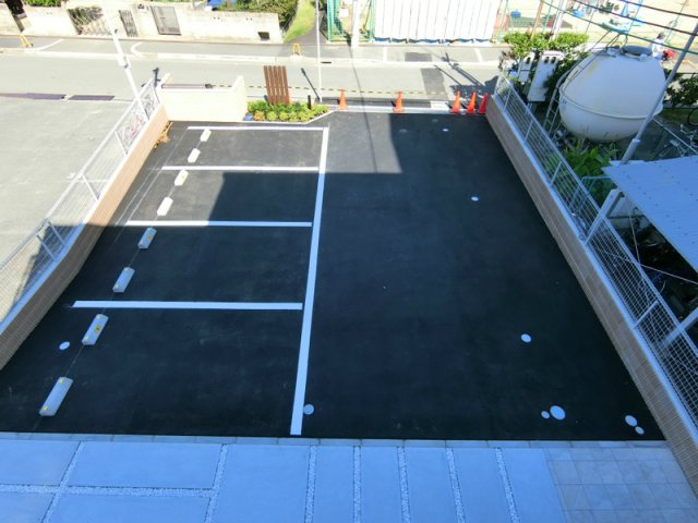 【駐車場】 | リブリ・サンルーチェ | 車をお持ちの方に嬉しい駐車場付きの物件です