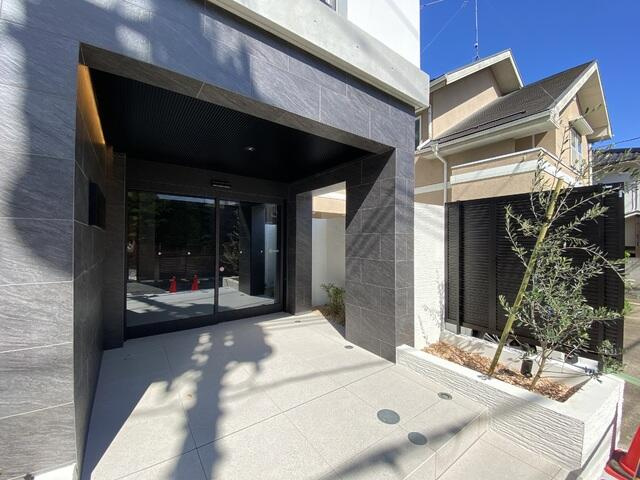 Ｒｅｖｅ　Ｒｅｓｉｄｅｎｃｅ　三宿(レーヴレジデンスミシュク)のエントランス