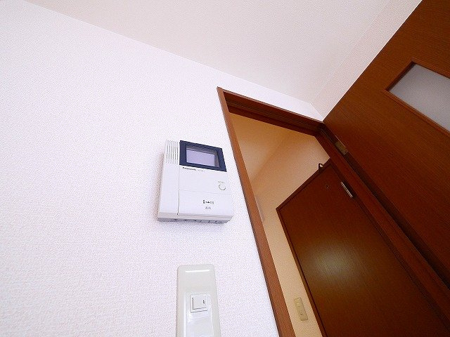 サンロイヤル　Ⅰのセキュリティ|モニター付きインターホンです