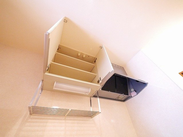 サンロイヤル　Ⅰのキッチン|コンパクトなキッチンで掃除もラクラク