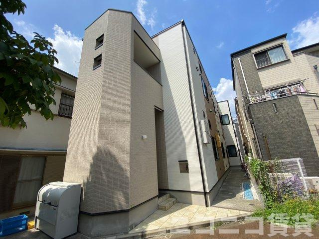 足立区千住河原町のアパートの外観