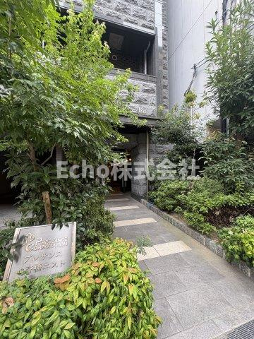 プレサンス心斎橋ニストのエントランス