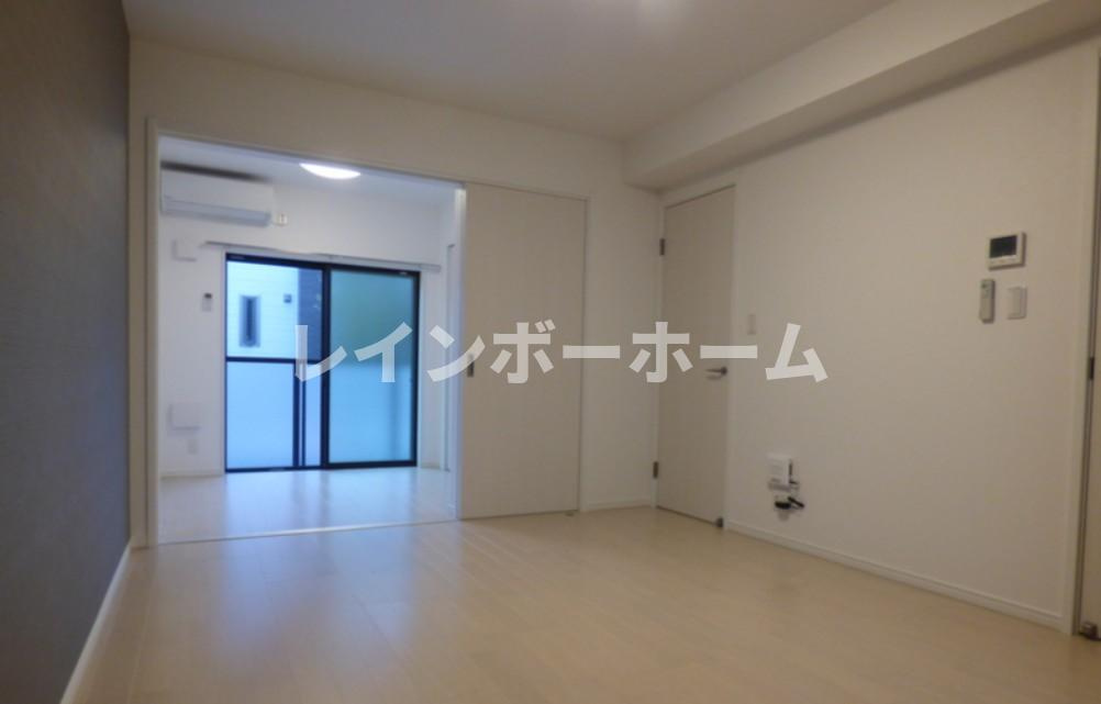 AJ南柏SouthⅠの居間・リビング|こちらのリビングで趣味の時間をお楽しみください
