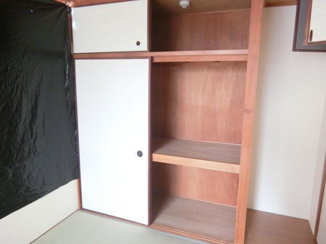 信愛ビルの収納