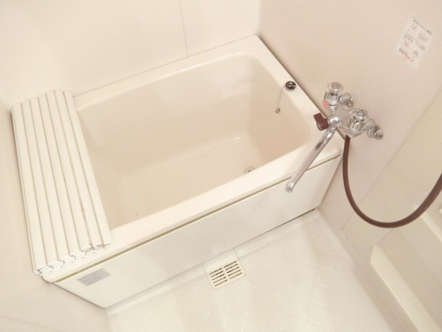 信愛ビルの浴室