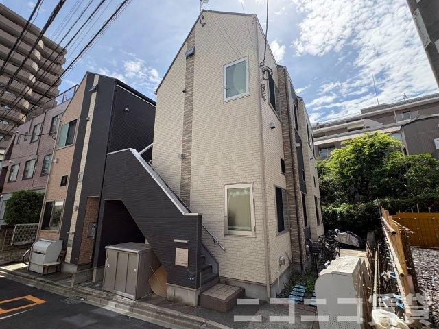 新宿区西早稲田３丁目のアパートの外観