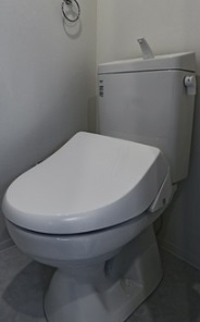 ジュリアス哲学堂のトイレ