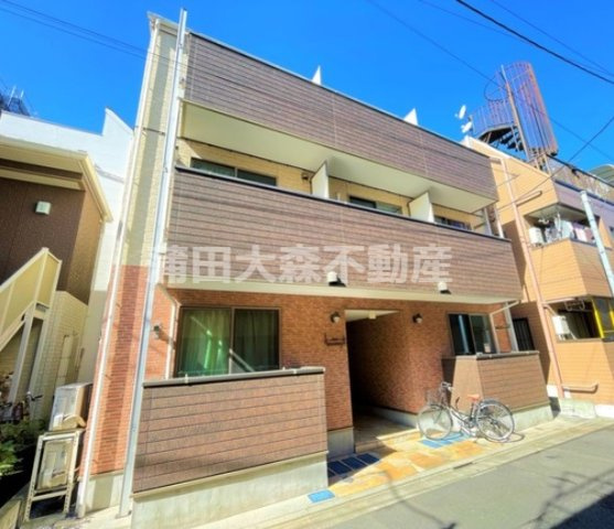 アリエッタ南蒲田の外観|2016年11月築　木造地上3階建て総戸数8戸インターネット無料の人気賃貸アパート　
京急本線京急蒲田駅最寄りの東京都大田区南蒲田2丁目　JR京浜東北線蒲田駅も徒歩圏内
