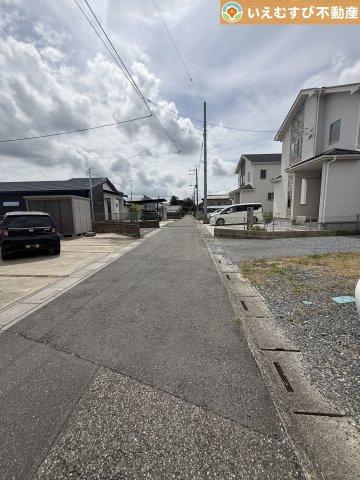 熊谷市押切　売地の前面道路含む現地写真