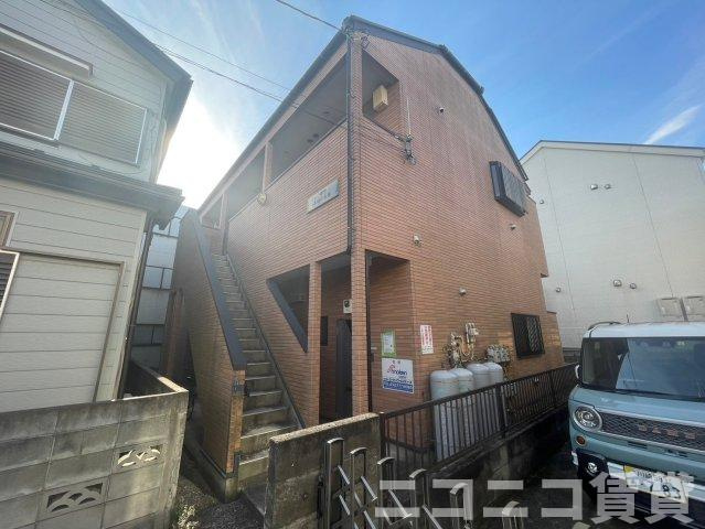 川崎市高津区久地４丁目のアパートの外観