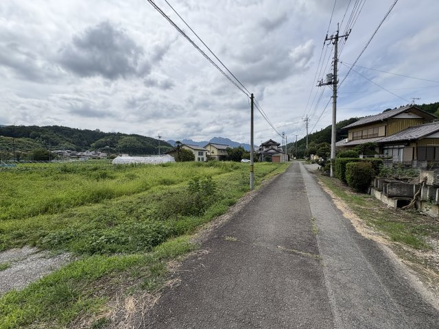 【前面道路含む現地写真】