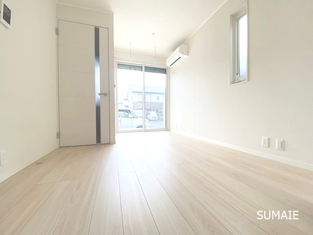 タウンセレッソの居間・リビング|人気の角部屋です！