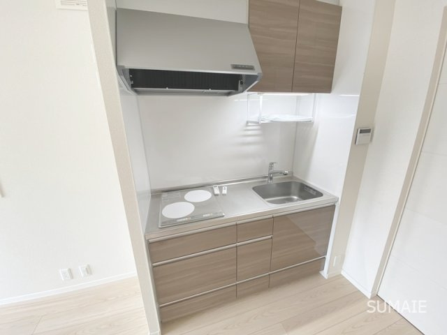 タウンセレッソのキッチン|吊戸棚付きで収納力あります！