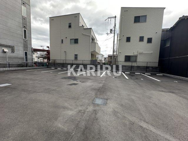 メイクス大阪鶴見の駐車場