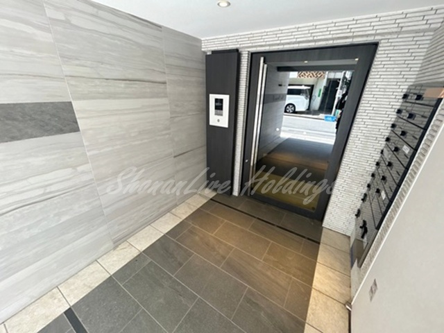 川崎市幸区南幸町３丁目の賃貸マンションのエントランス|オートロック完備♪