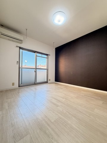 シャトラン弓木弐番館の寝室