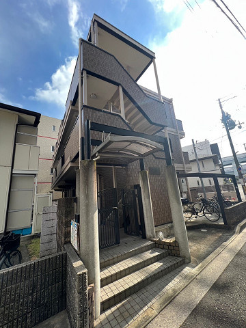 スチュディオえんじゅのエントランス