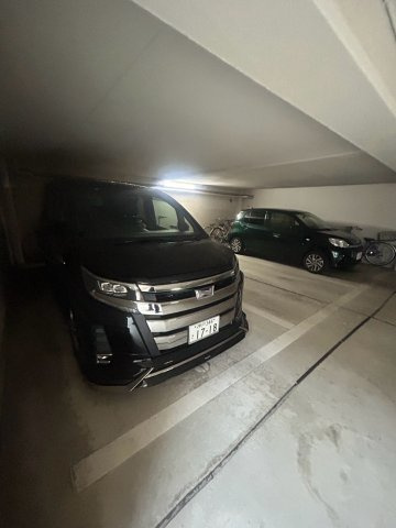 甲南セゾン東灘の駐車場