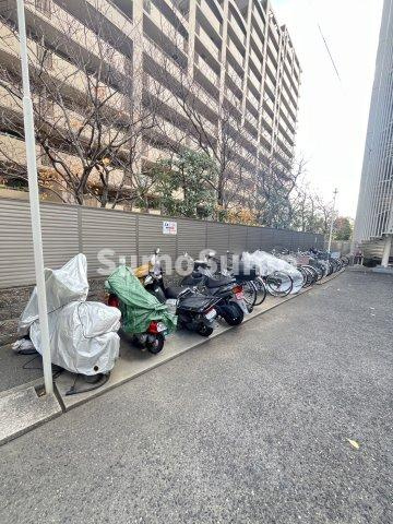 サンハイツ本山の駐車場|車をお持ちの方に嬉しい駐車場付きの物件です