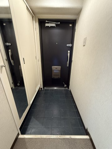 ストークマンション内本町の玄関