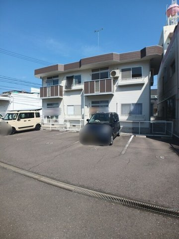 西原エルデイムの駐車場