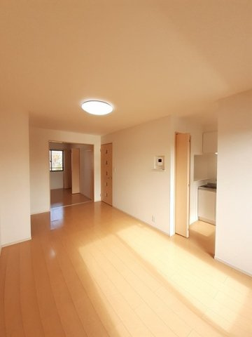 アルドール香西Ⅱの居間・リビング