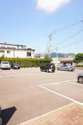 ＣＯＭＦＯＲＴ　ＭＡＮＳＩＯＮの駐車場