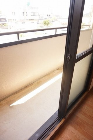 ＣＯＭＦＯＲＴ　ＭＡＮＳＩＯＮのバルコニー