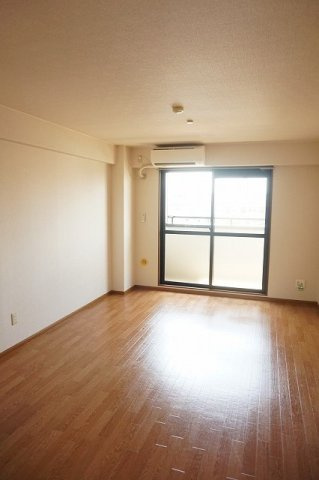 ＣＯＭＦＯＲＴ　ＭＡＮＳＩＯＮの居間・リビング