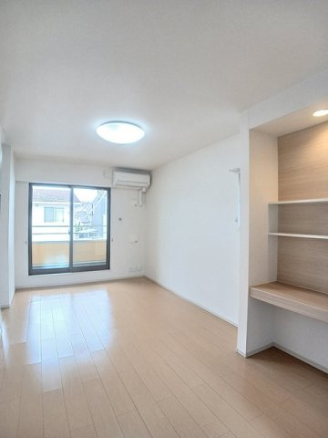 ルーベル上林　Ａの居間・リビング