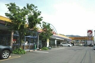 ＳＵＮ　ＳＱＵＡＲＥ新地　Ａの周辺|マルナカ郷東店さんまで980m
