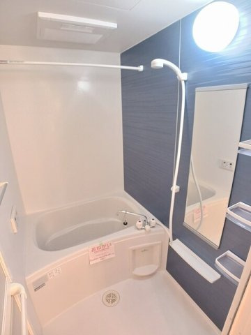 アベンシス５の浴室