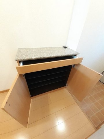 アベンシス５の内装