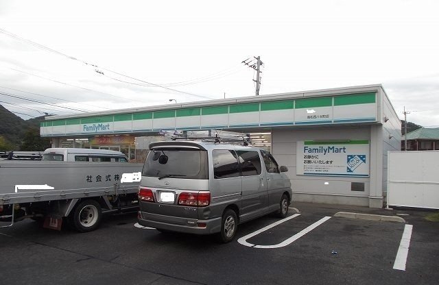 フルールＭ２の周辺|ファミリーマートさんまで1100m