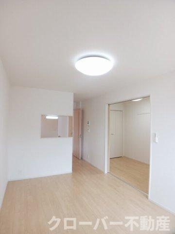 ロイヤルパークⅡの居間・リビング