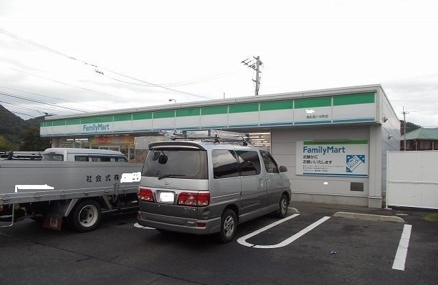 メリオル　カザ　Ｂの周辺|ファミリーマートさんまで750m