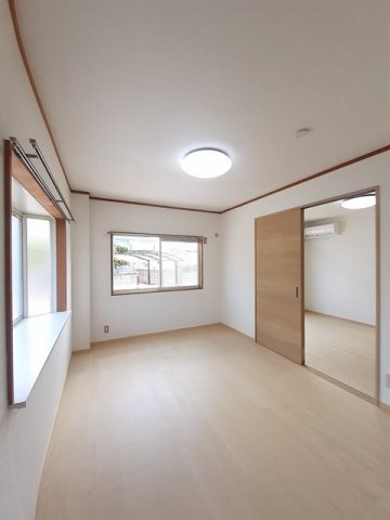 エルディム川西の内装