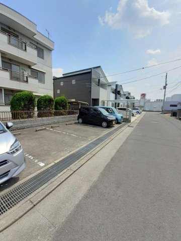 リヴィエール宮本Ⅰの駐車場
