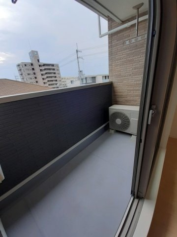 セレンディップ木太町のバルコニー