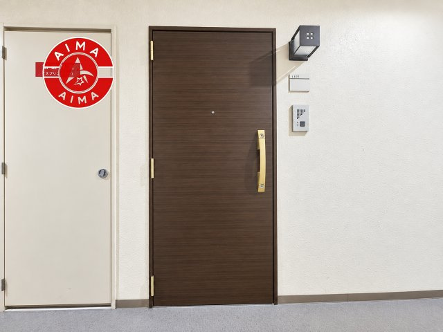 アクタス渡辺通パークシティの玄関|きれいに整えられた外玄関で、住まいの第一印象も良好です。