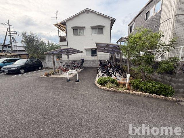 GLANZ KISHIBEの駐車場