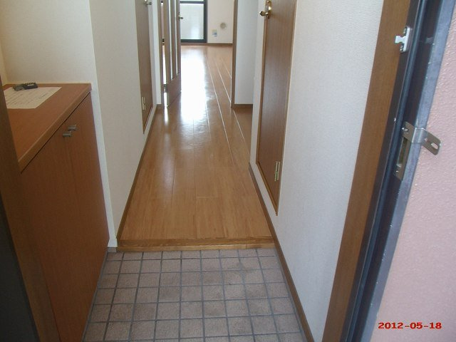 グランディールＦの玄関
