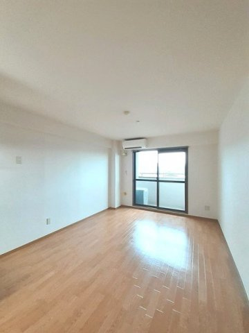 ＣＯＭＦＯＲＴ　ＭＡＮＳＩＯＮの居間・リビング