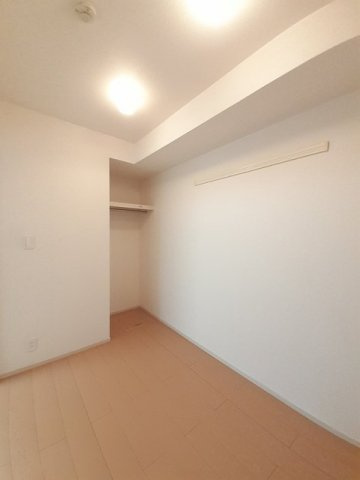 オレンジ窓香の内装
